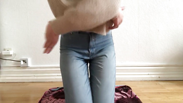 Seksowna niemiecka nastolatka masturbuje się wibratorem w cipce Thumb