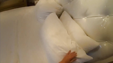 A podczas sesji zdjęciowej mongoloidalna laska z pończochami chciała kutasa Thumb