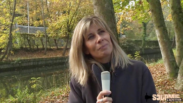 Francuska dama zabrana do domu i ostro ru****a przez młodzi faceci Thumb