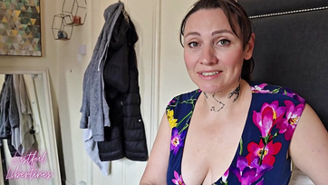 Moja zboczona przyrodnia siostra wyjęła i wbiła mojego wyprostowanego kutasa w swoją owłosioną cipka Thumb