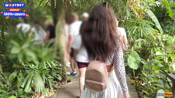 Nieznana dziewczyna minęła mnie w autobusie, żeby obciągnąć mi mojego wyprostowanego kutasa Thumb