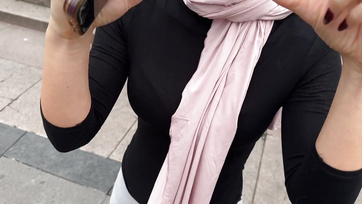 Mocno ruchałem tę piękną arabską żonę, która nigdy w życiu nie widziała tak wielkiego kutasa Thumb