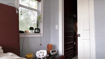 Po wyrażeniu opinii na temat ciała mojej biuściastej przyrodniej siostry, mogłem wyruchać jej cipkę Thumb