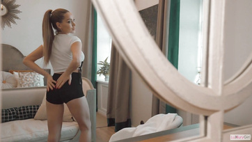 Krągła dupa została wyruchana i nie mogła się doczekać, aż wsadzę jej kutasa w mokrą cipkę Thumb