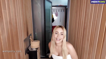 Először a cuki lány cicijei közé dugtam be a farkamat csak aztán jött a lucskos puncikája Thumb