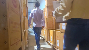 W magazynie mojej firmy udało mi się wsadzić kutasa do cipki mojej uroczej latynoskiej sekretarki Thumb