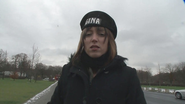 Niemiecka para w średnim wieku miała szczęście uprawiać seks we trójkę z profesjonalną pięknością Thumb