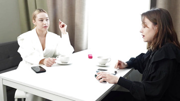 Najlepsza żona na świecie pozwoliła mężowi ruchać swoją dziewczynę w tyłek przed nią Thumb