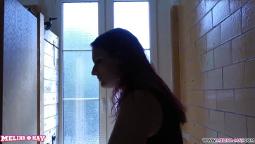 The Highway Slut - Kierowcy ciężarówek ruchali i zalewali spermą cipkę niemieckiej dziwki, jedna po drugiej Thumb
